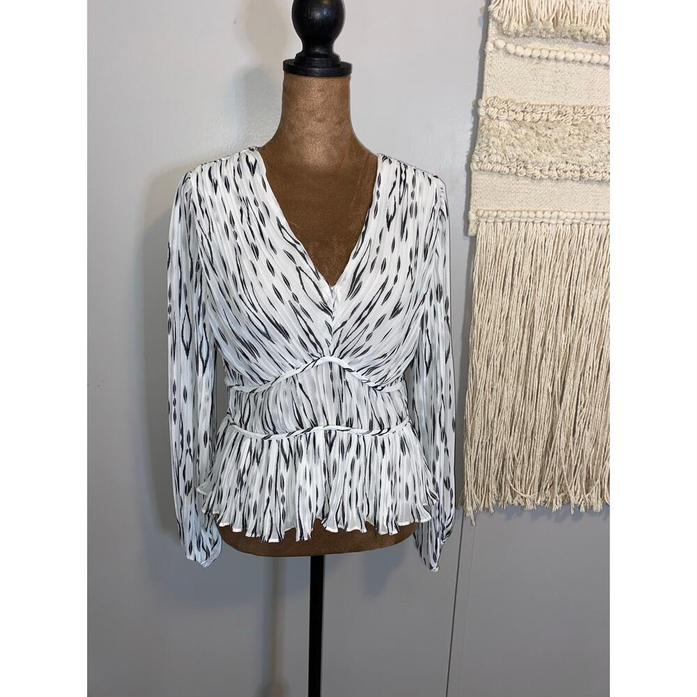 White House Black Market Leila Ikat Pleated Peplum Blouse NWT 0 V Neck Side Zip